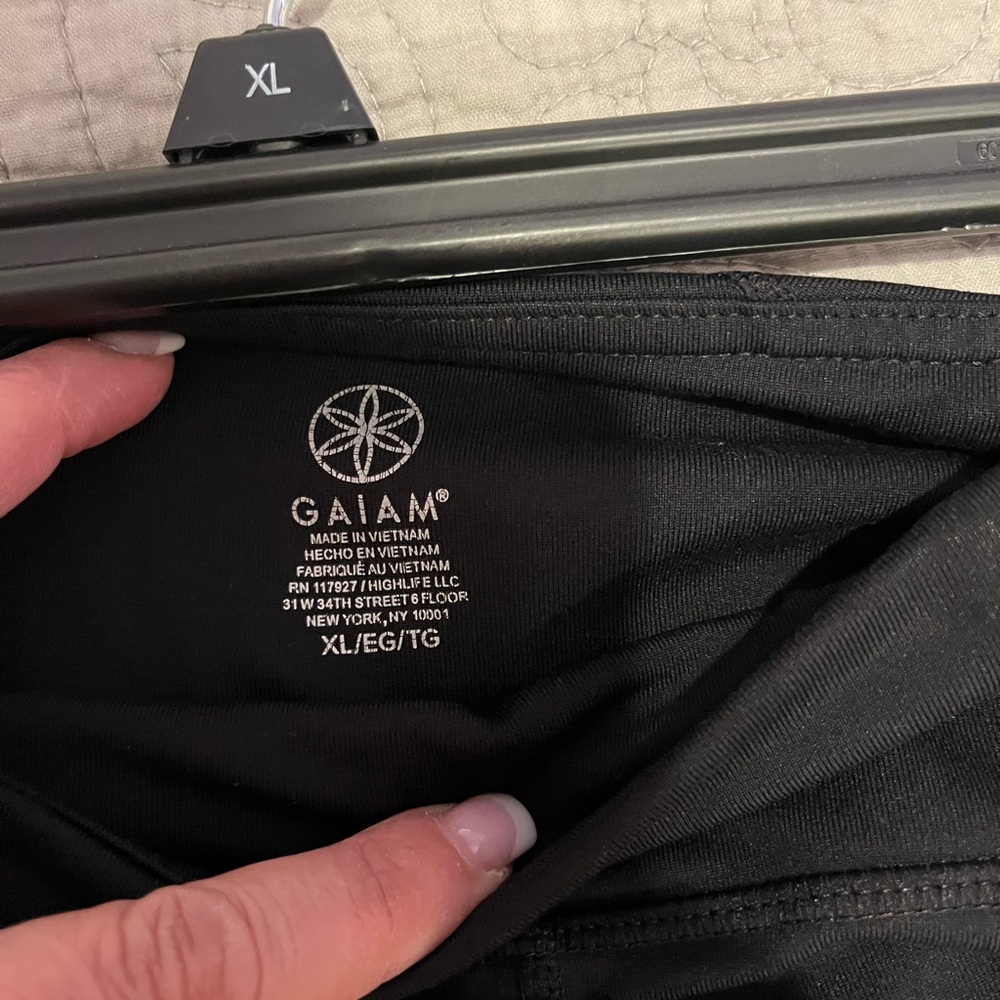 Gaiam yoga pants. EUC   Size XL - Picture 4 of 5